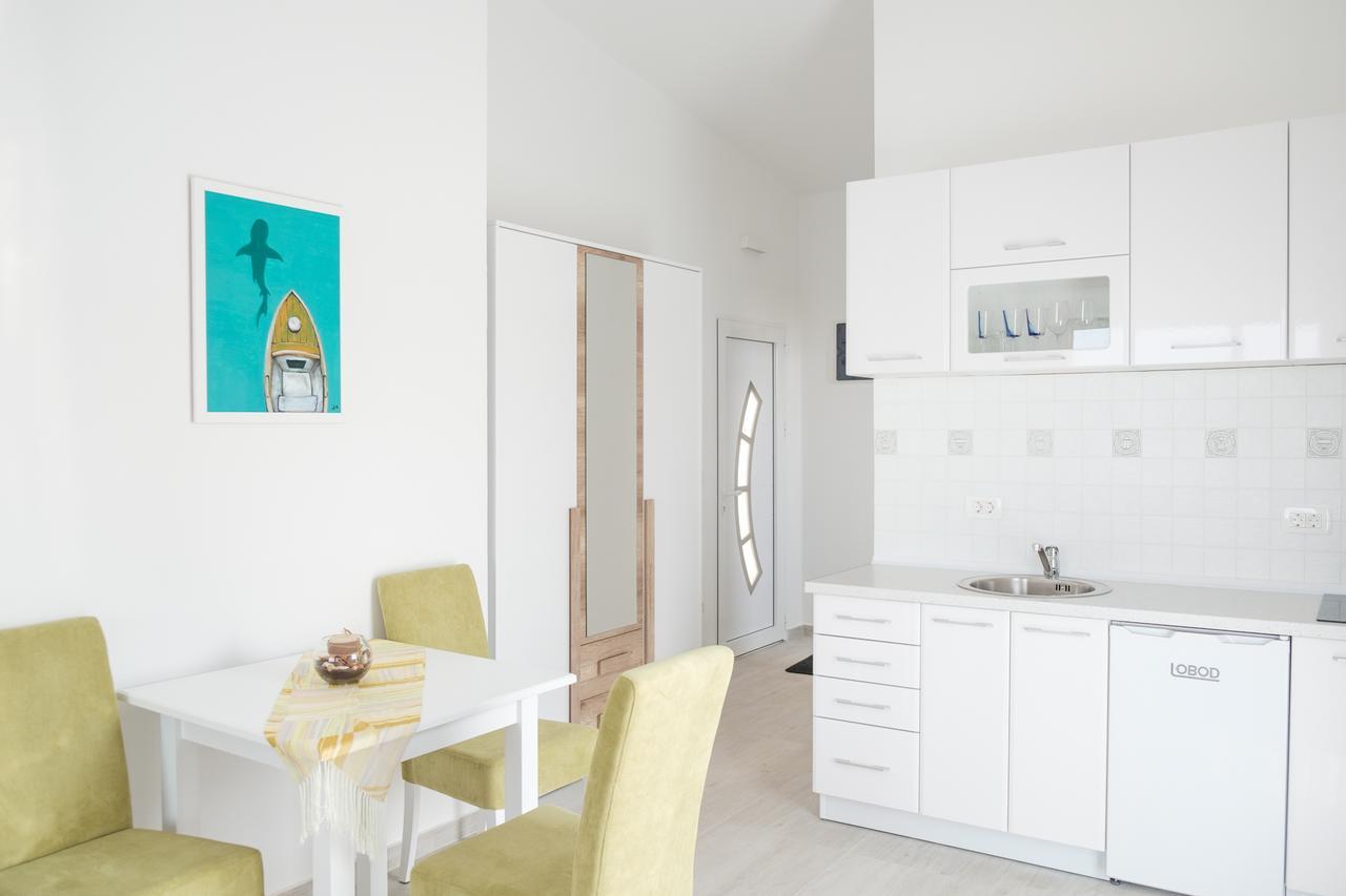 Sunset Apartments Улцин Екстериор снимка