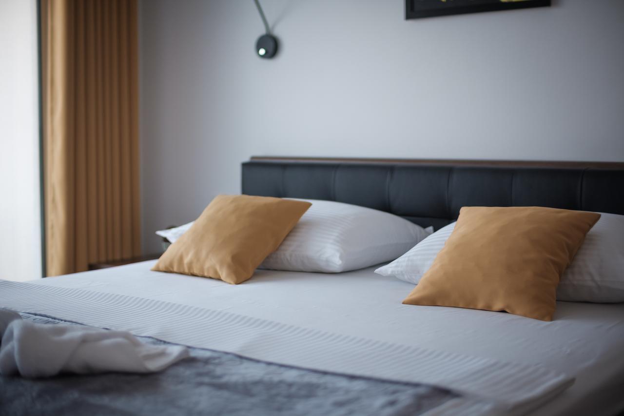 Sunset Apartments Улцин Екстериор снимка