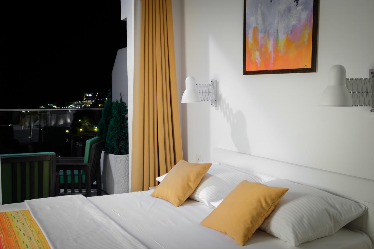 Sunset Apartments Улцин Екстериор снимка